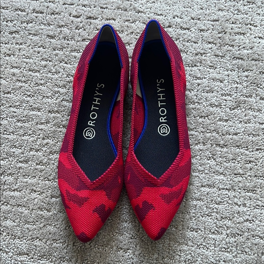 New without tags - red camo point rothys